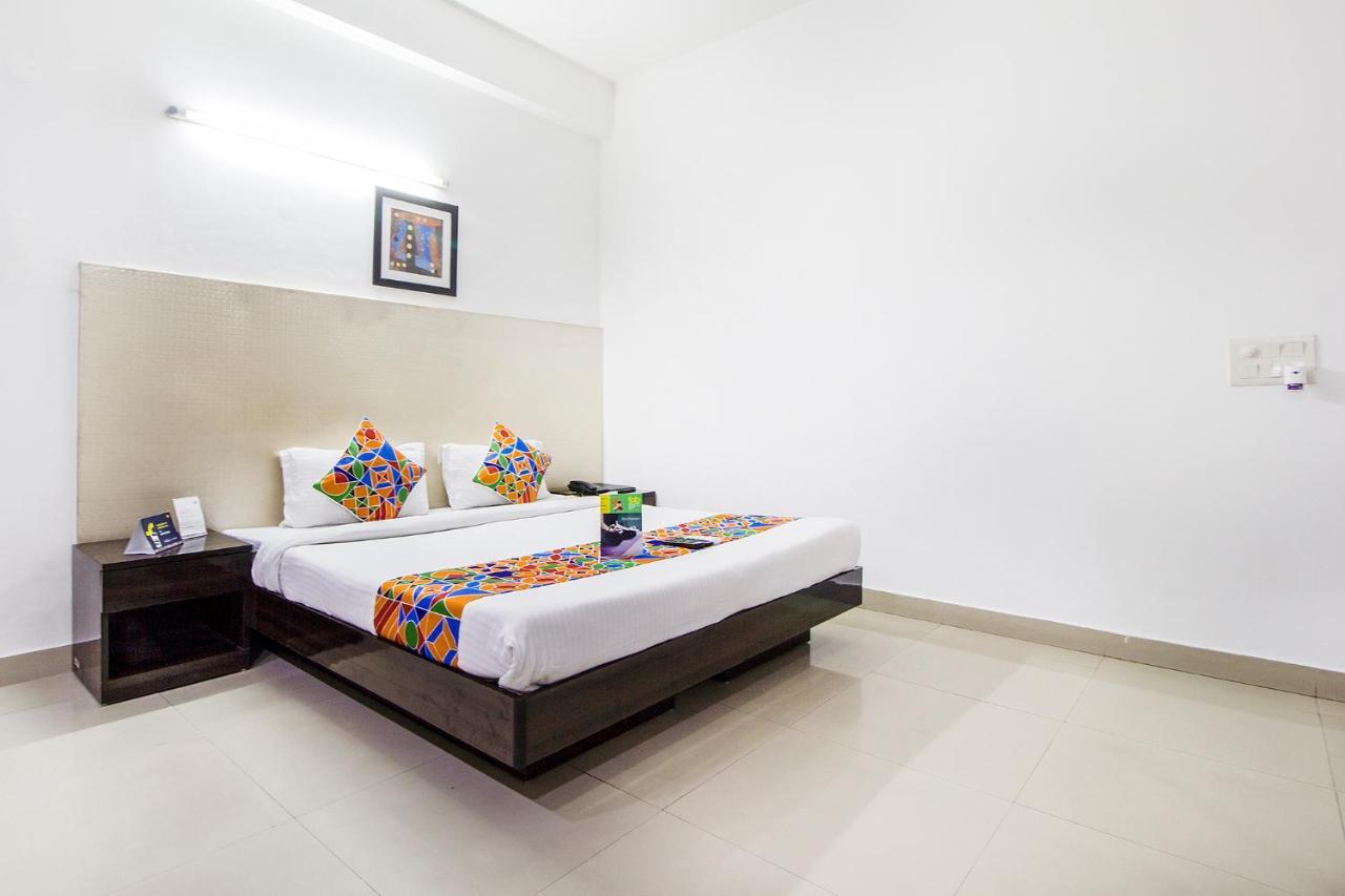 Fabexpress Exotica II - Fully Vaccinated Staff Noida Exterior photo