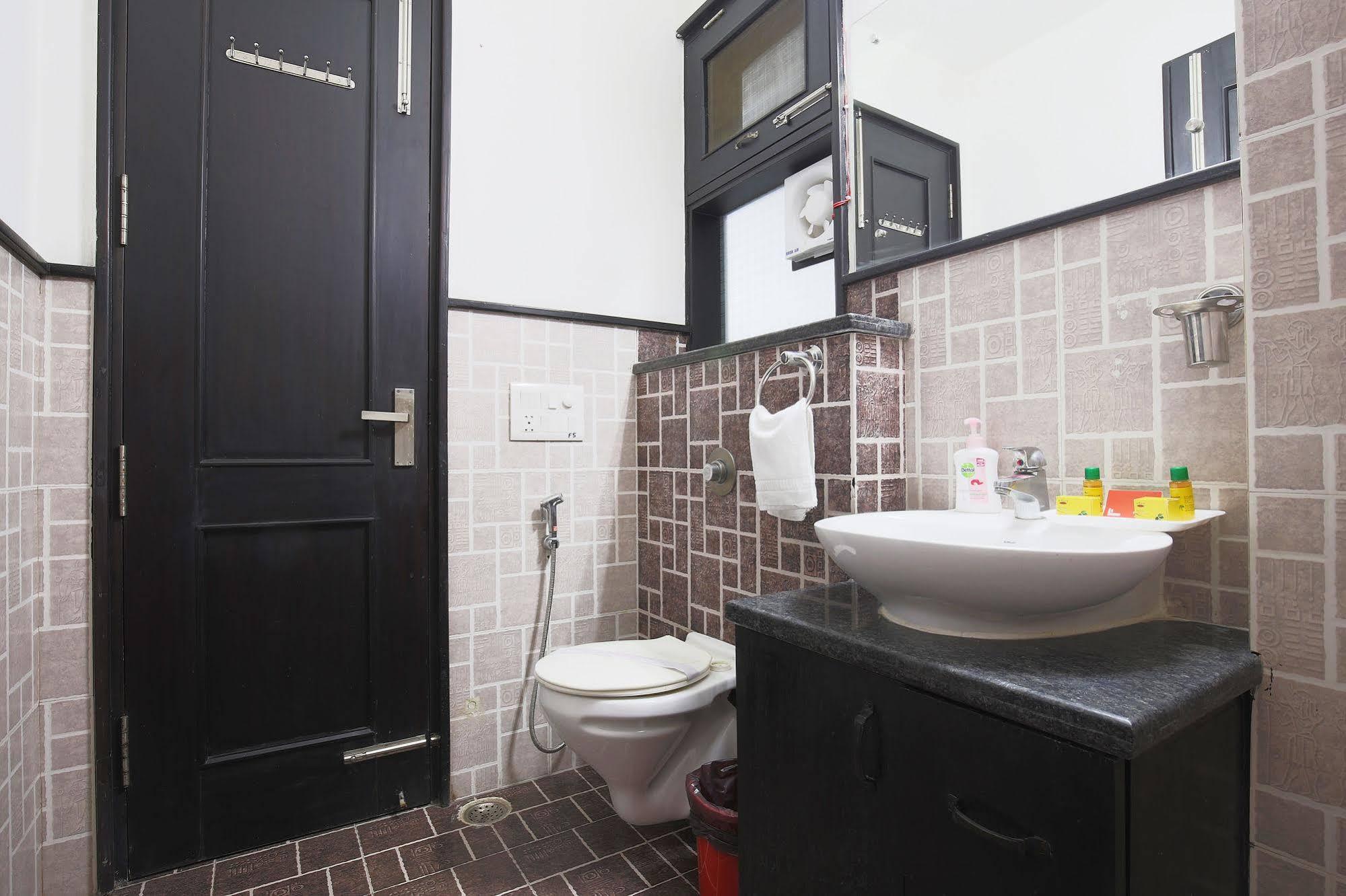Fabexpress Exotica II - Fully Vaccinated Staff Noida Exterior photo